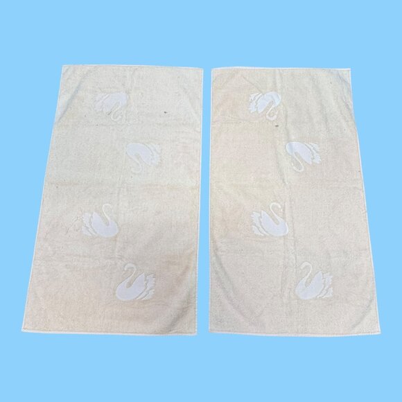 Vintage Cream Cotton Bath Towels Elegant Swan 3D Pattern Set Of 2 Granny Core - Picture 4 of 5